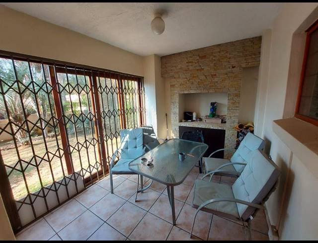 3 BEDROOM DUPLEX FOR SALE IN ELDORAIGNE